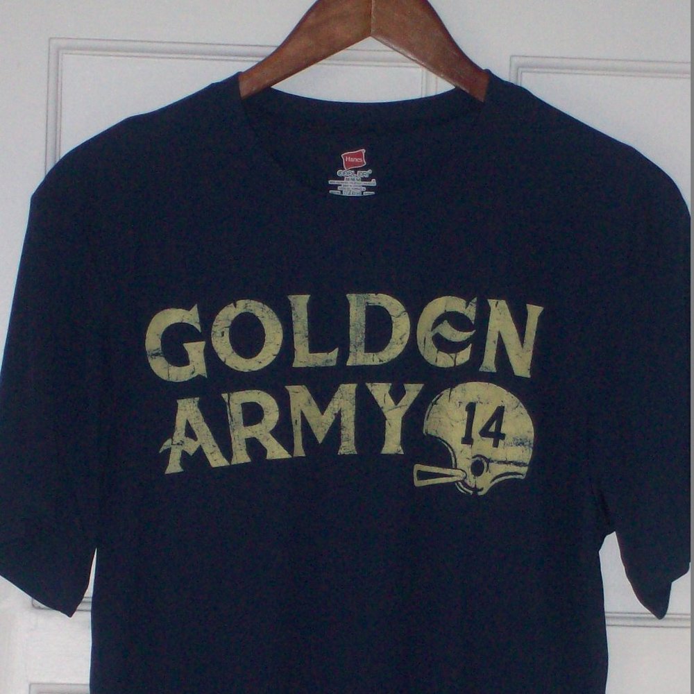VINTAGE NOTRE DAME T-SHIRT  HERE COME THE IRISH "# GOLDEN ARMY 14" *NEW* SIZE M